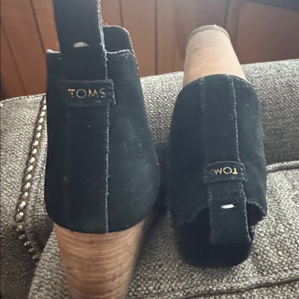 Women’s Toms Black Leather Wedge Ankle Boots - Picture 7 of 11